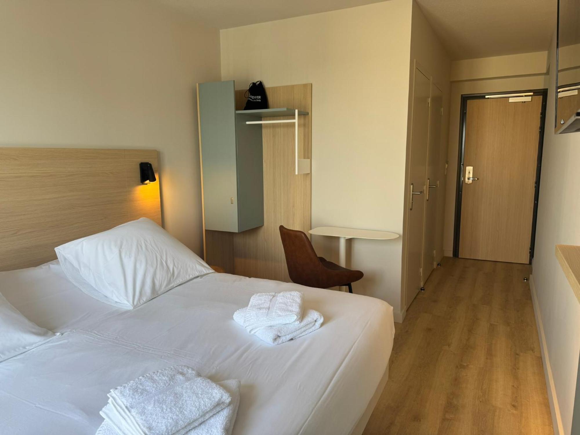 Karaez Hotel - Brithotel Carhaix Buitenkant foto